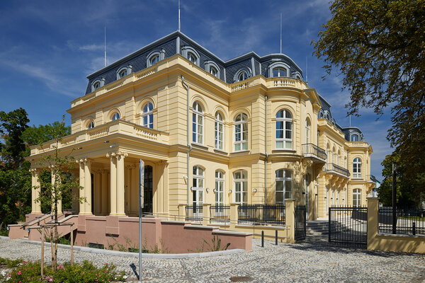 Památník národního písemnictví - Petschkova vila Muzeum literatury